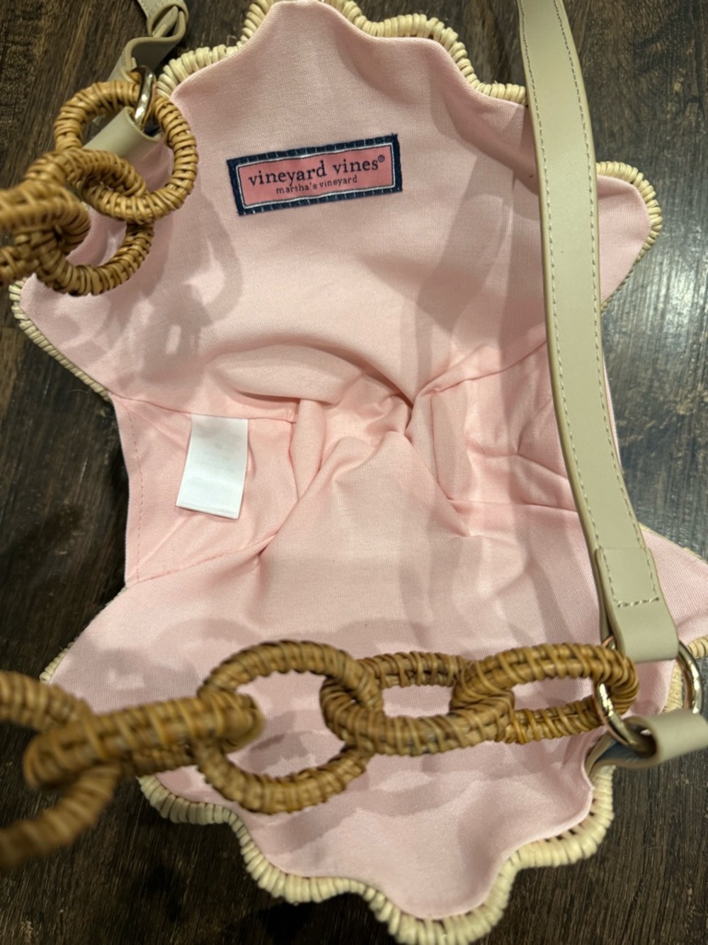 Vineyard Vines Woven Shell-Shape Handbag, like new. - Picture 6 of 7